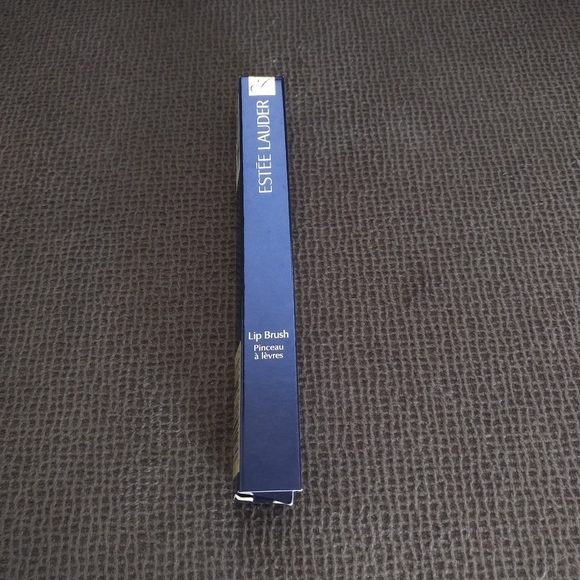 ✨️HP✨️ Beauty💋 Bundle - MAC and Estee Lauder - Picture 6 of 14